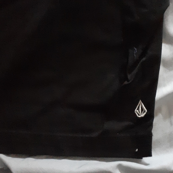 Volcom shorts - Picture 2 of 3